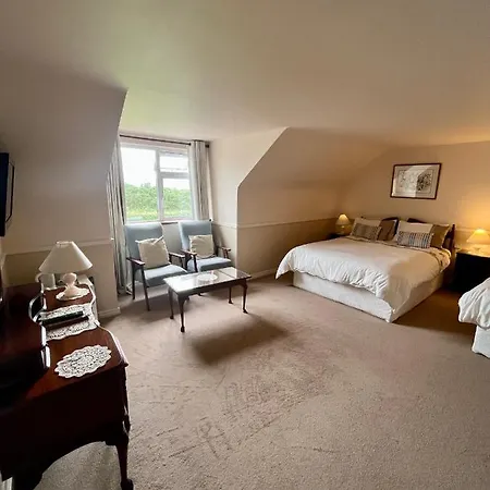 Faul House בית הארחה 4*