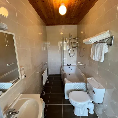 Faul House Konukevi Clifden
